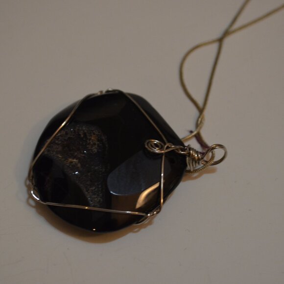 Necklace with Pendant Black Natural Druzy Stone 2'x2' Wired Chain Silvertone~10' - Picture 8 of 9